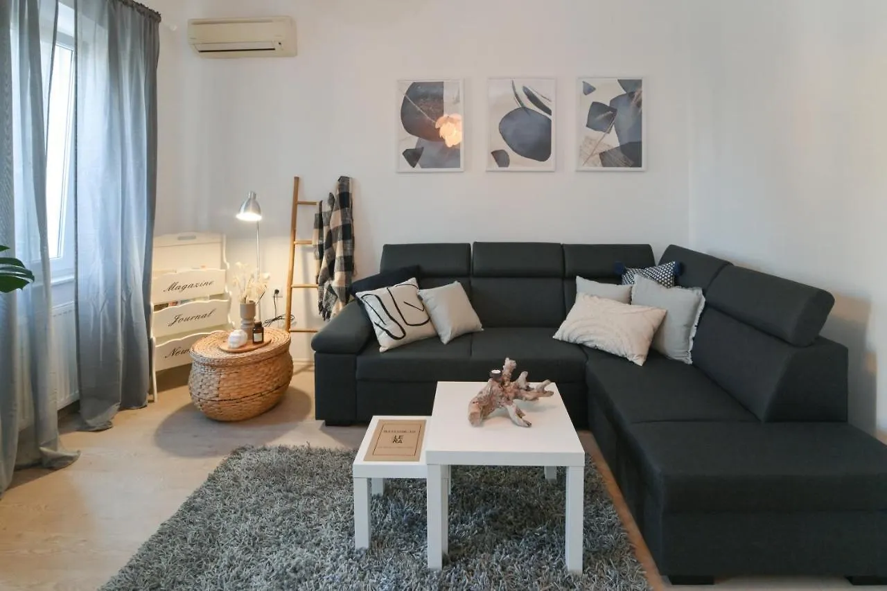 Apartment Lera With Private Parking, 150M From Sea Opatija 0*,  Kroatië