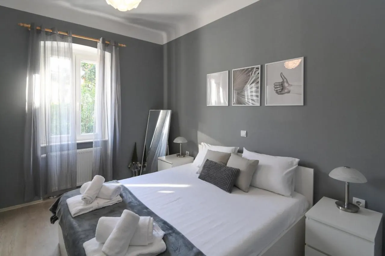 Apartment Lera With Private Parking, 150M From Sea Opatija Croatia