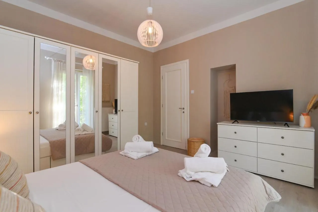 Apartment Lera With Private Parking, 150M From Sea Opatija